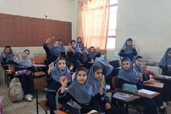 شادترین روز سال تحصیلی در مدرسه کوثر ناحیه ۴ شیراز 