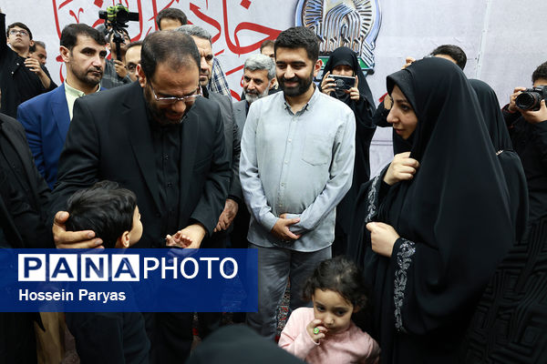 مراسم بزرگداشت شهیدان خدمت در دبیرستان متوسطه دوم امام صادق(ع)