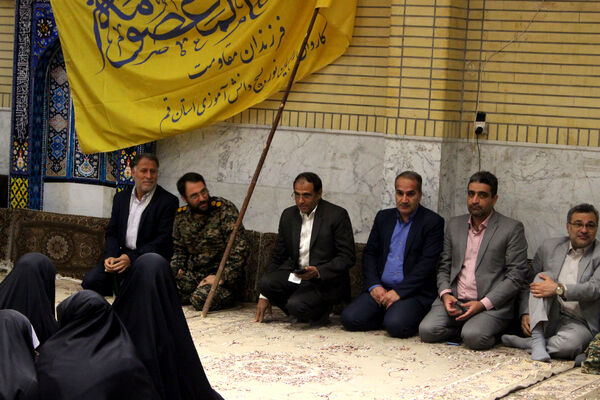 اعزام نخستین گروه از دختران دانش‌آموز ناحیه یک قم به اردوی راهیان نور