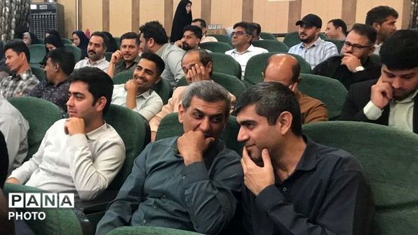 گردهمایی مسئولان و مدیران مدارس در سالن معلم اشخانه