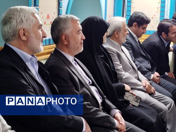 شادی و رنگ در جشن شکوفه‌ها در حرم امام رضا (ع)