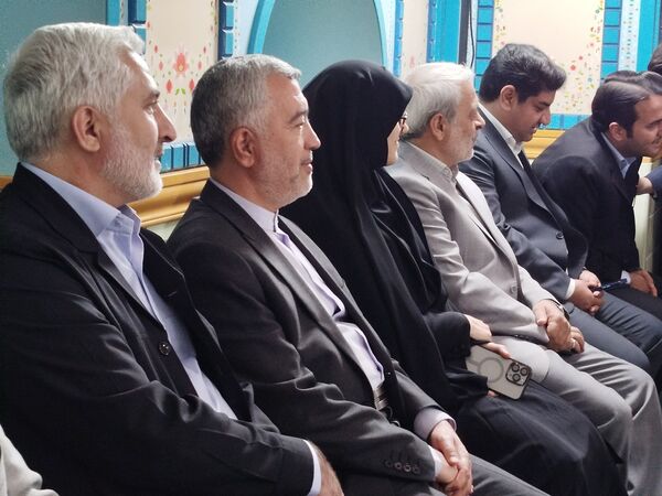شادی و رنگ در جشن شکوفه‌ها در حرم امام رضا (ع)