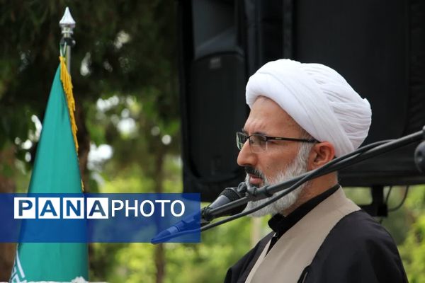 مراسم سوگواری شهدای خدمت در گلزار شهدای شهرستان گلپایگان