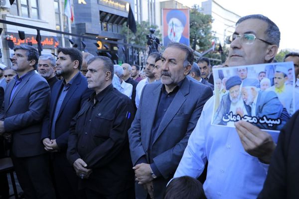 همدلی مردم و مسئولان در ادای احترام به شهدای‌خدمت