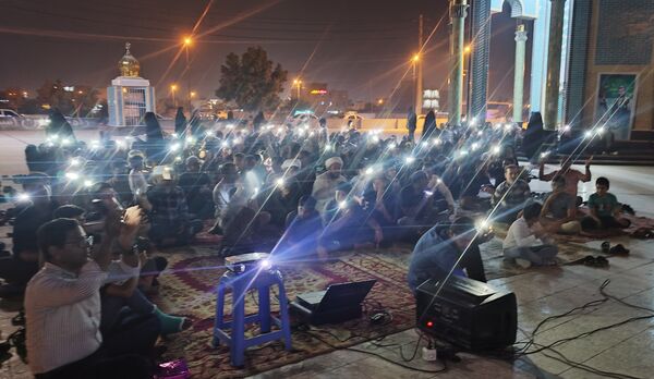 پارسیان در شب ولادت حضرت زینب (س) غرق در شادی و نور 