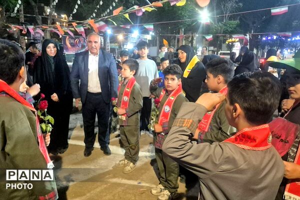  بازدید رئیس سازمان دانش‌آموزی شهرستانهای استان تهران از غرفه «با انرژی‌ها» در منطقه کهریزک