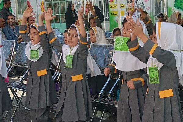  جشن شکوفه‌ها در قرچک