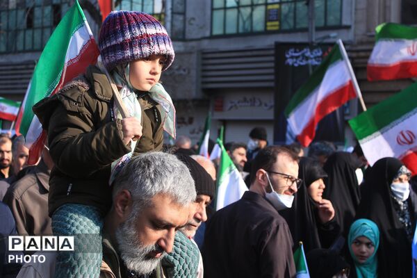 بیعت مردم تهران با سومین رهبر انقلاب