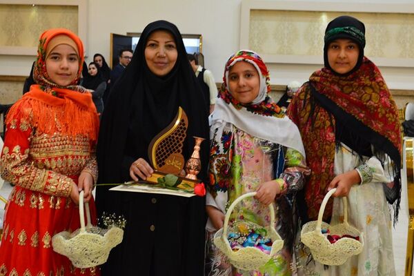 برگزاری مراسم گرامیداشت مقام معلم در بهارستان‌دو