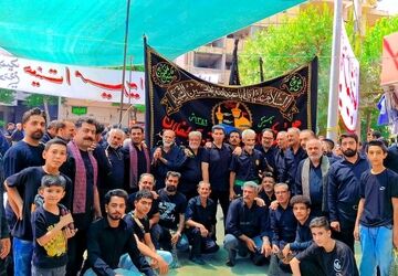 حضور پرشور هیئت فدائیان هفتاد و دو تن دوطفلان در مهدیه بزرگ اصفهان در صبح روز تاسوعا