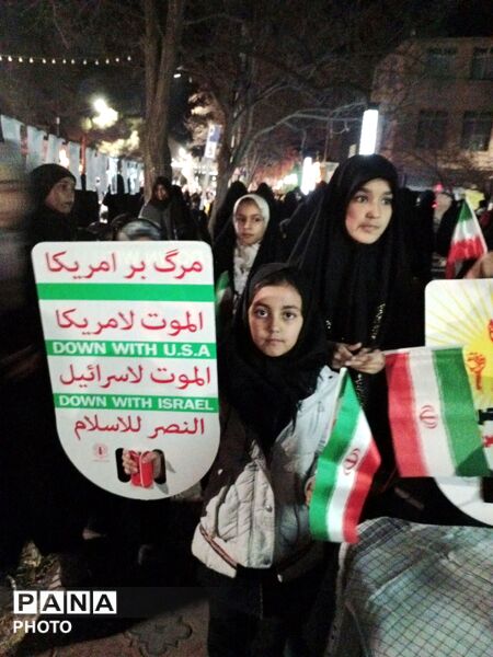 راهپیمایی شبانه در شهرستان باخرز