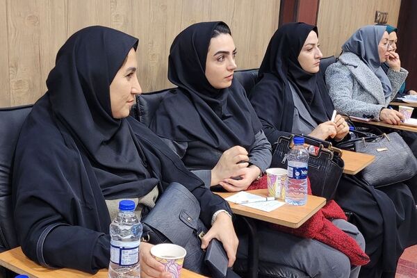 جلسه‌ هماهنگی رابطان کمیته امداد امام خمینی(ره) در بهارستان دو