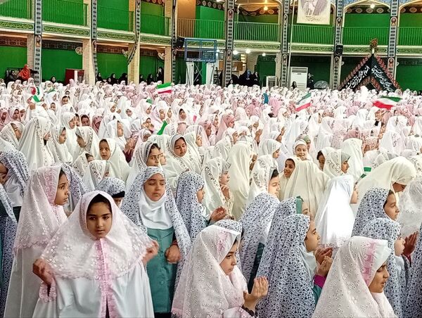 آیین زیبای جشن تکلیف دختران یزدی در حسینیه محمود آباد