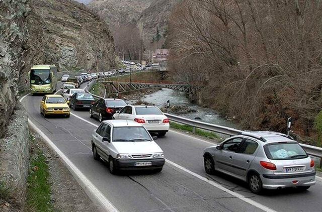 ترافیک سنگین در جاده چالوس و آزادراه تهران-شمال/ اعلام محورهای مسدود و مسیرهای جایگزین