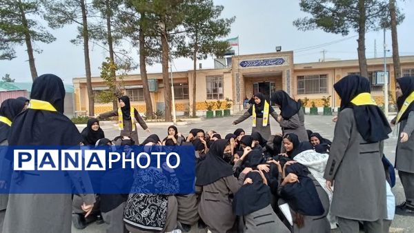 بیست و ششمین مانور سراسری زلزله در دبیرستان نمونه اندیشه کاشمر