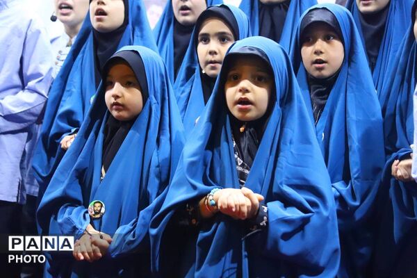 سوگواره شبانه دانش آموزان تبریز در تجمعات مردمی برای رهبر شهید