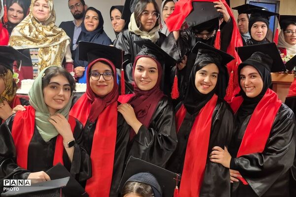 جشن فارغ‌التحصیلی دانش‌آموزان دبیرستان فرهنگ ۱۳؛ روایت خاطره‌ها و آغاز مسیری تازه