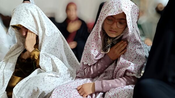 آیین معنوی اعتکاف دانش‌آموزان دختر مسجد سیدالشهدای یاسوج