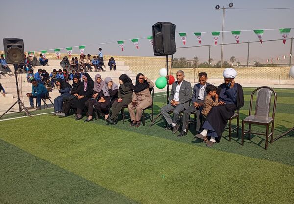 جشن دهه فجر در روستای لاور فین