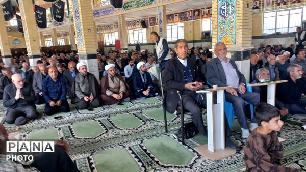 تجدید پیمان مردم فیروزآباد در نماز جمعه 