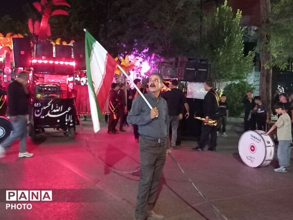 عزاداری هیئت زنجیرزنی نیشابور در حسینیه امام خمینی(ره)