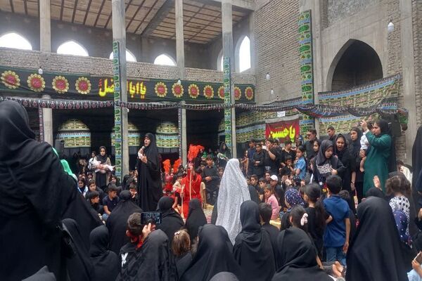اجتماع بزرگ شیرخوارگان حسینی در شهرستان فاروج 