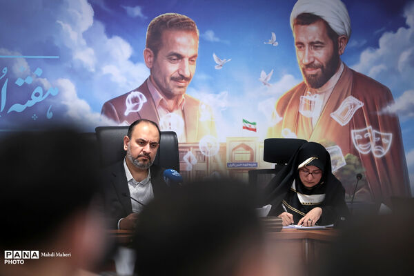 نشست صمیمی معاون پرورشی و فرهنگی وزیر آموزش و پرورش با دانشجویان رشته امورتربیتی و مسئولان تشکل‌های دانشجویی دانشگاه فرهنگیان
