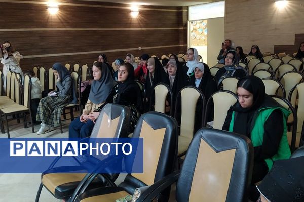 کارگاه مهارت‌های مجری‌گری و پادکست در کانون طوبی اسلامشهر