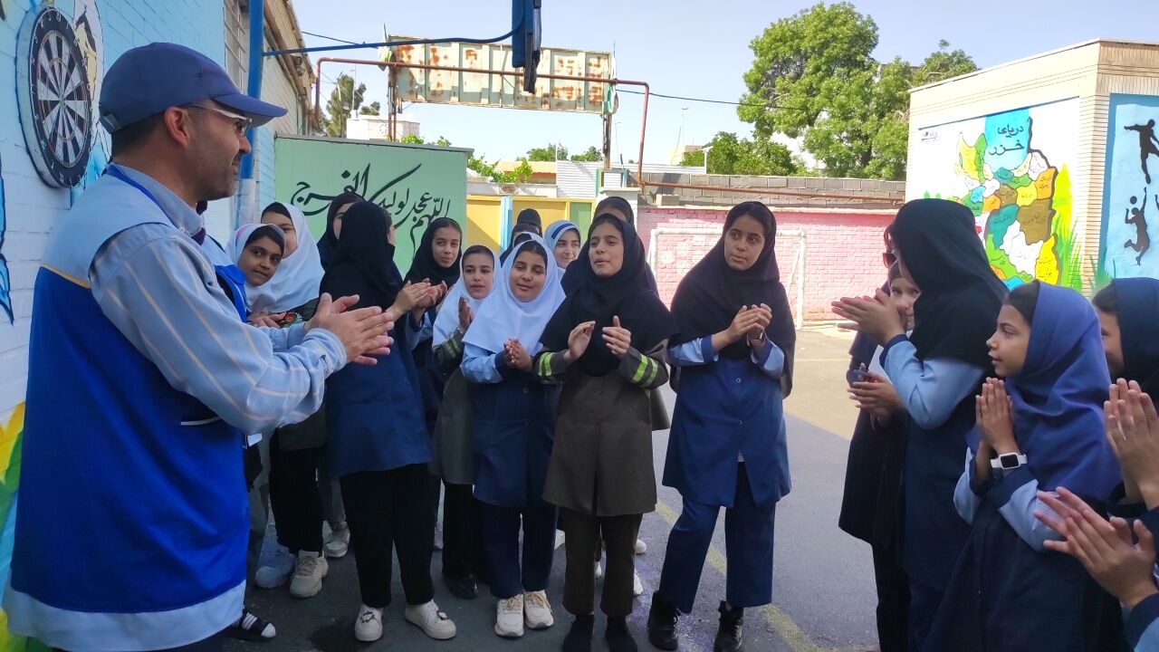 برگزاری مسابقات دارت در مدرسه شهید احمد خاقانی شیروان