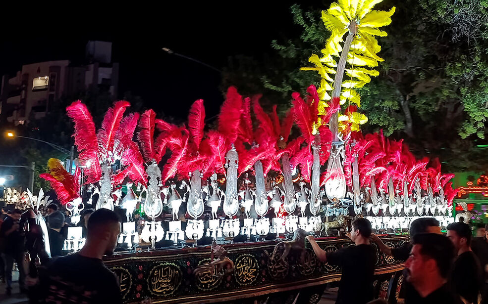 سوگ عاشورا زیر باران اللهی