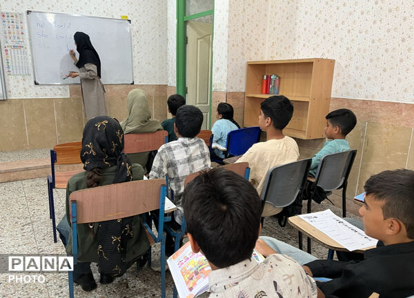  برپایی کلاس زبان انگلیسی ویژه اوقات فراغت در خاتم