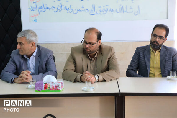 دیدار دست اندرکاران اجلاسیه ۶۴۵ شهید شهرستان بیرجند با نماینده معزز ولی فقیه در خراسان جنوبی