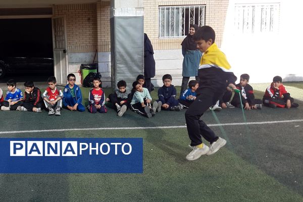 المپیاد ورزشی در دبستان شاهد حیات ناحیه 3 شیراز