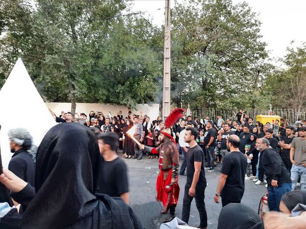 عشاق دلسوخته سیدالشهدا شام غریبان را با آتش زدن خیمه‌‌ها به پایان رساندند