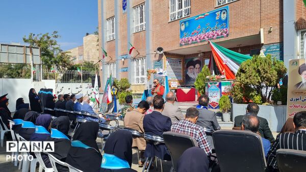 جشن «مهر عاطفه‌ها» در دبیرستان شاهد ریحانه