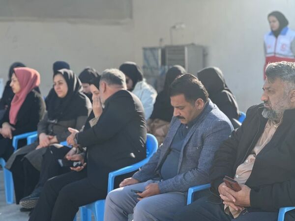 نواختن زنگ انقلاب در دبیرستان هیأت‌امنایی طه
