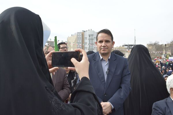 حماسه دانش‌آموزان اسلامشهر در ۲۲بهمن