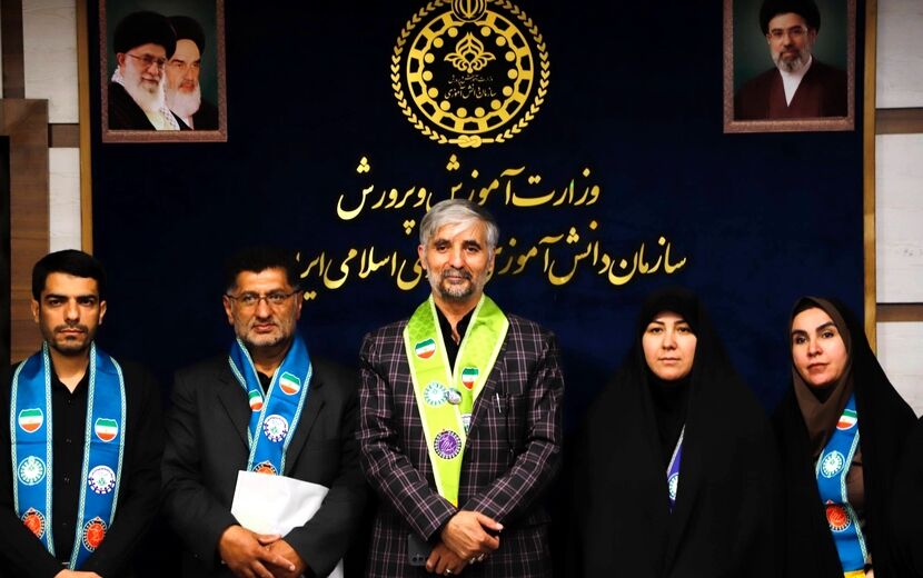 نشست هم‌اندیشی مسئولان دانش‌آموزی تهران با محور آموزش مربیان و مدیریت مصرف انرژی