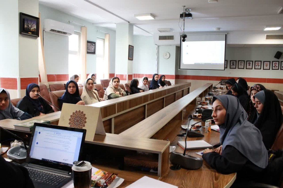 برگزاری دوره مقدماتی خبرنگاران پانا دختر و پسر  ناحیه یک کرج 