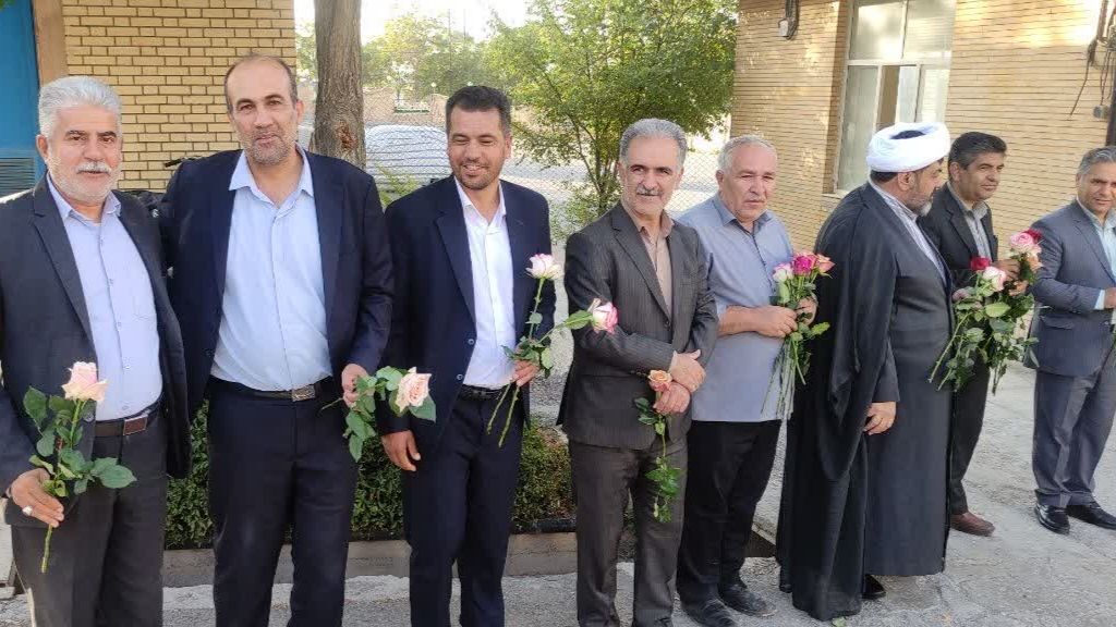هفته دولت با تکریم کارکنان کیار