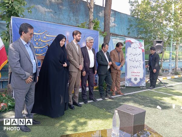  صبحگاه مجازی و یادمان شهدای میناب به مناسبت میلاد امام مهربانی ها در آموزش و پرورش ناحیه شش مشهد