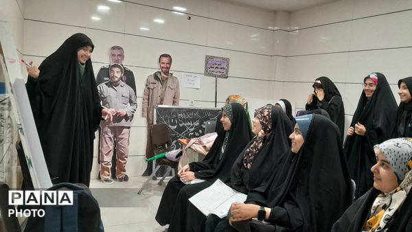 حضور پرشور فرهنگیان و دانش آموزان در موکب اداره آموزش و پرورش ناحیه۴ اصفهان 