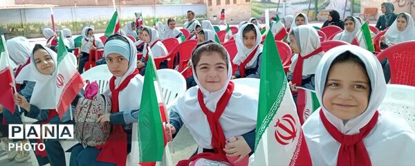 آیین طرح استانی «جشن شکوفه‌ها» که در دبستان دخترانه مهندس معصومی ناحیه ۴