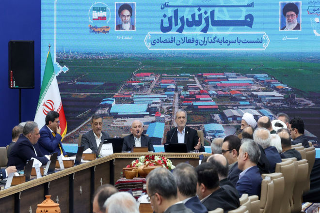 اقتصاد کشور با تلاش تولیدکنندگان و فعالان بازار شکل می‌گیرد