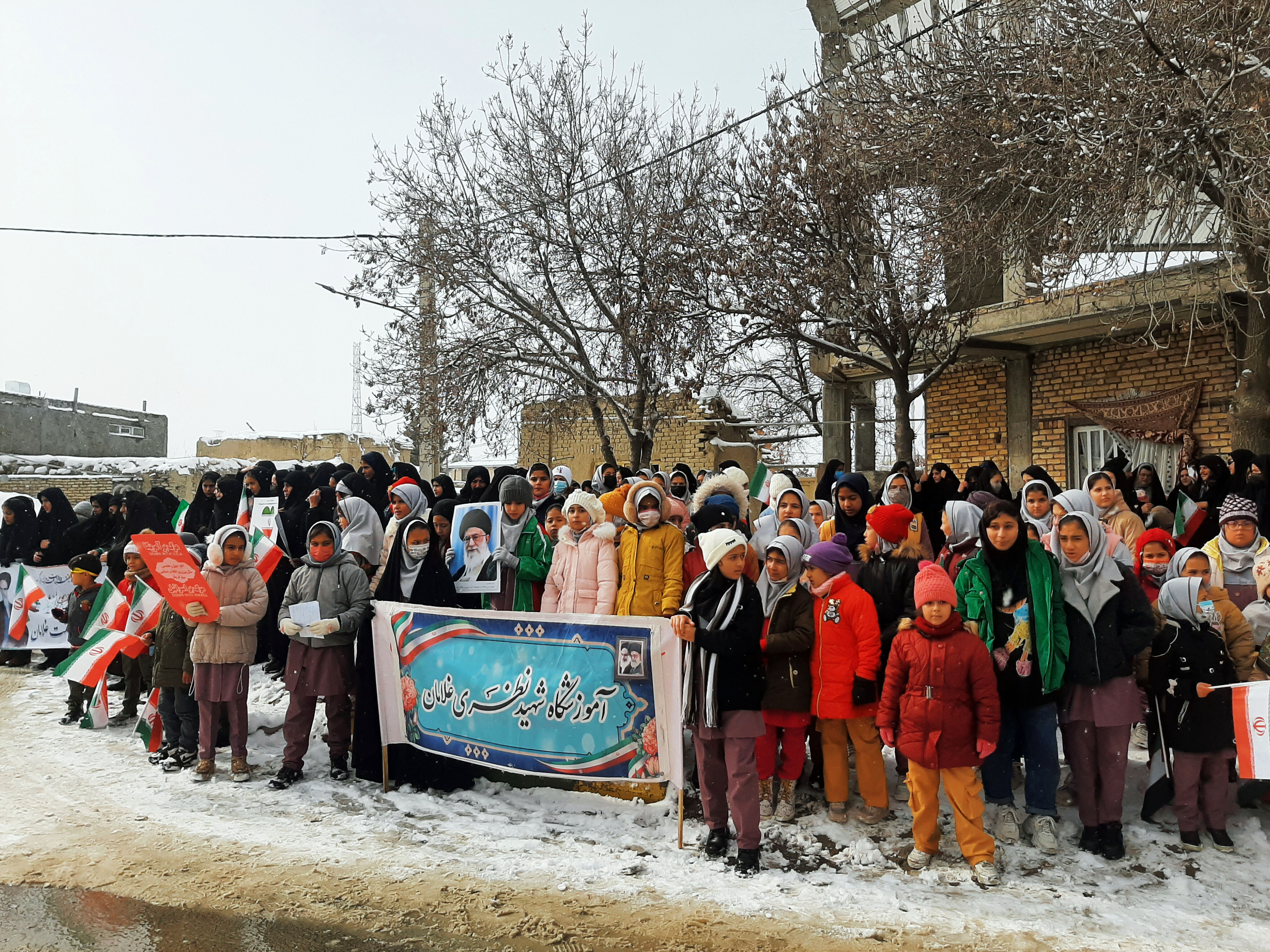 تجلی حضور مردم ولایتمدار شهر غلامان در راهپیمایی ۲۲ بهمن