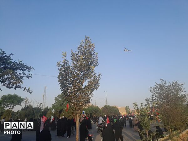 تشیع باشکوه رهبر شهید به همراه خانواده در مسجد مقدس جمکران