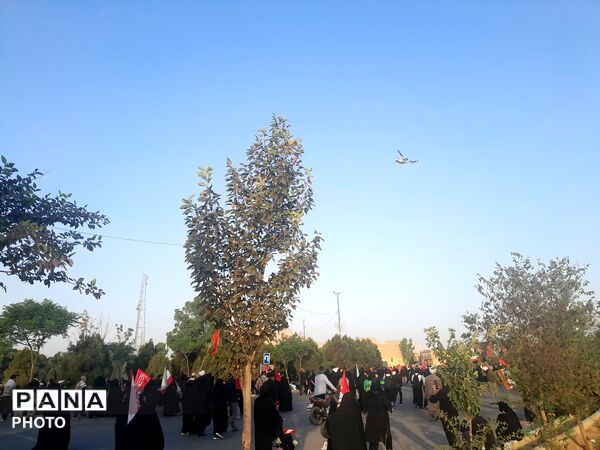 تشیع باشکوه رهبر شهید به همراه خانواده در مسجد مقدس جمکران