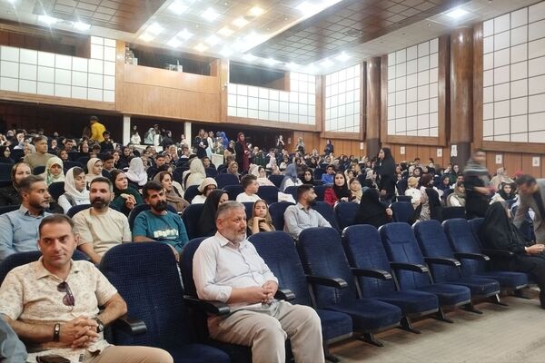 افتتاح نمایشگاه نقاشی هنرهای تجسمی با ۱۷۰ اثر هنرمندان در تویسرکان