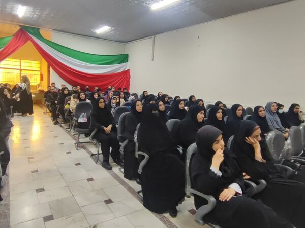 برگزاری کارگاه آموزشی معلم تحول آفرین در دبیرستان مشکوه نور