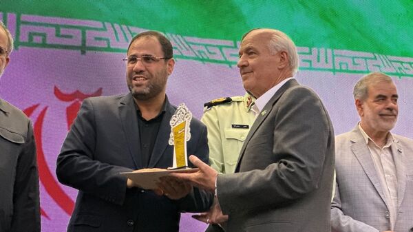 حضور وزیر آموزش و پرورش در بیست‌و‌ششمین جشنواره خیرین مدرسه‌ساز استان مرکزی